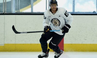 Ryan Donato Signed Bruins Jersey (Pastrnak)